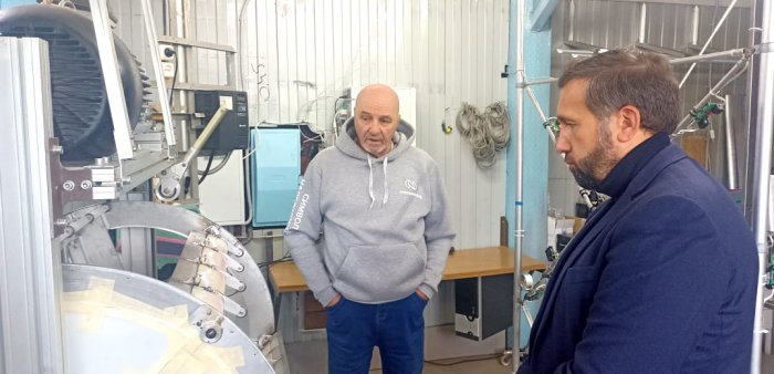 Президент РЦДП познакомился с изобретателями летающего автомобиля